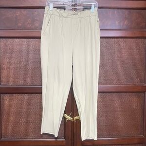Lululemon Stretch High-Rise Crop DESIGNED‎ FOR ON THE MOVE Size 10